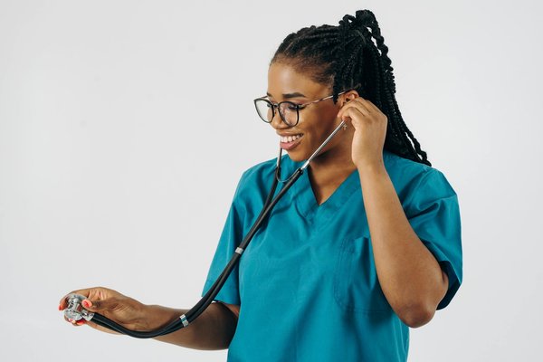 Tenues confortables et élégantes pour le yoga prénatal